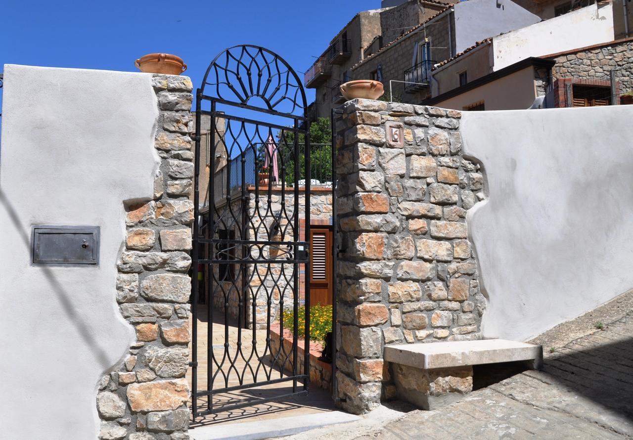 Villetta In Centro Storico Caccamo Экстерьер фото