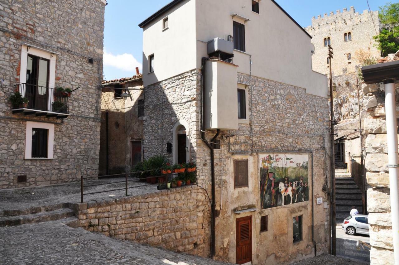 Villetta In Centro Storico Caccamo Экстерьер фото